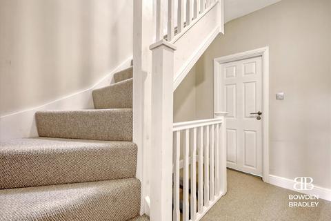 32 Beech Grove, Ilford, IG6 3AR