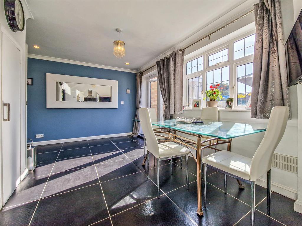 Dining-breakfast room