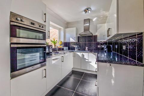 60 Vermeer Crescent, Shoeburyness, Southend-on-sea, SS3 9TJ