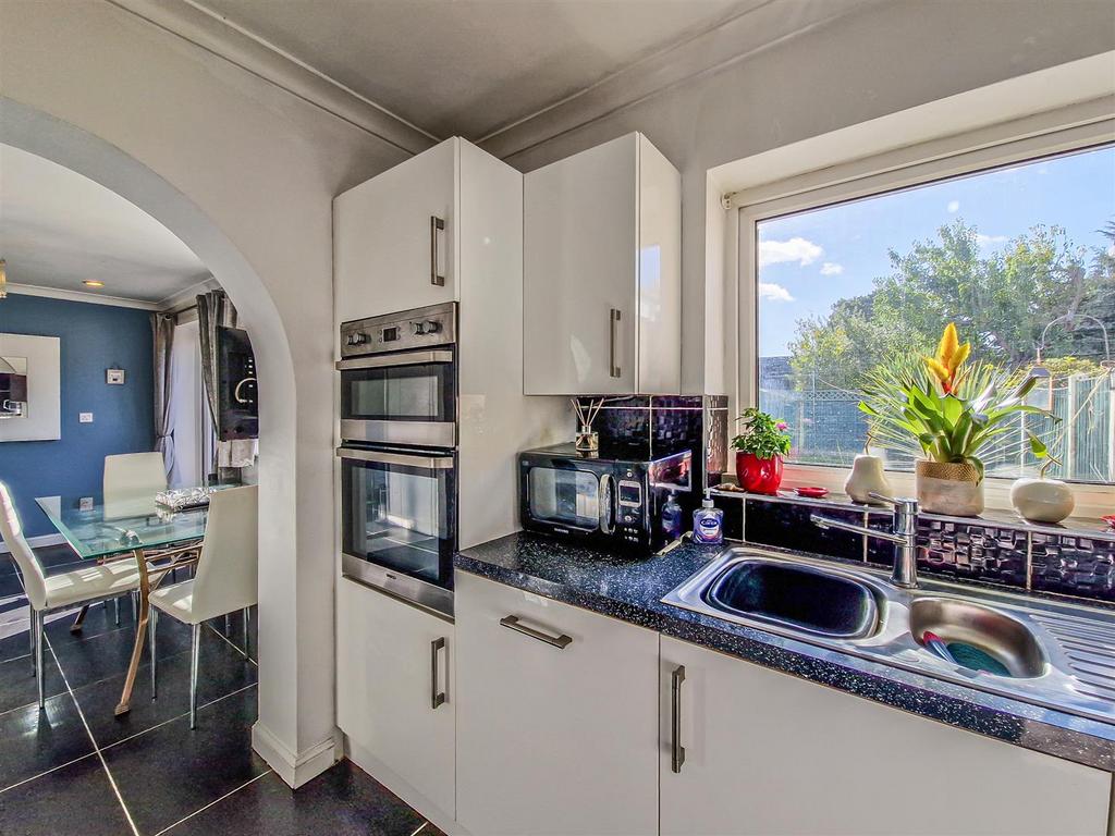 Kitchen onto breakfast area