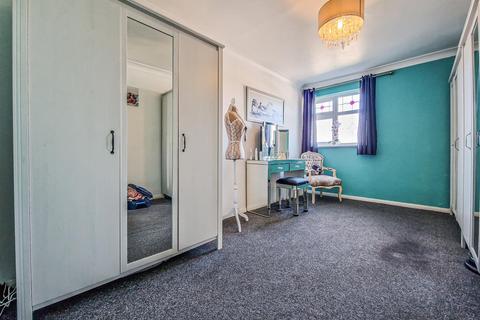 60 Vermeer Crescent, Shoeburyness, Southend-on-sea, SS3 9TJ