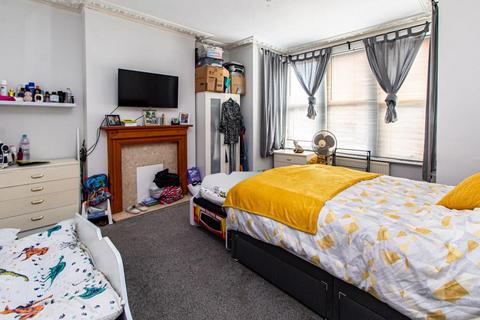 6 Ceylon Road, Westcliff-on-sea, SS0 7HP