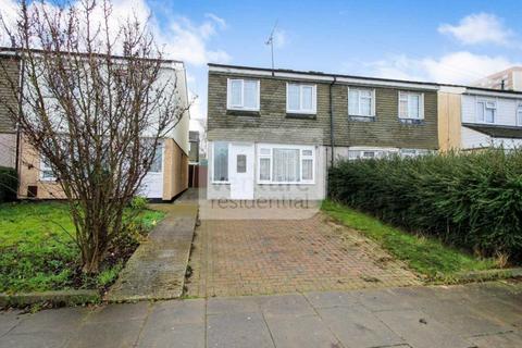 3 bedroom semi-detached house to rent, Hockwell Ring, Luton LU4