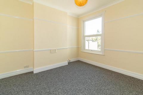 21a Honiton Road, Southend-on-sea, SS1 2RT