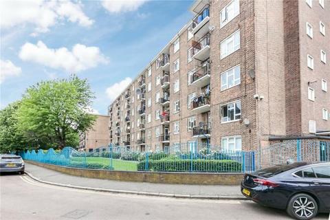 3 bedroom flat to rent, Thessaly Road, London SW8