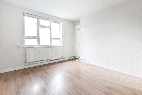 3 bedroom flat to rent, Thessaly Road, London SW8