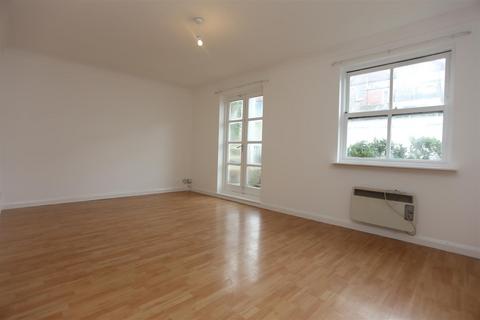 2 bedroom flat to rent, Park View, West Drive, Brighton