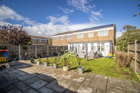 43 Exeter Close, Shoeburyness, Southend-on-sea, SS3 9YY