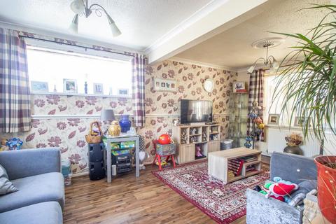 43 Exeter Close, Shoeburyness, Southend-on-sea, SS3 9YY
