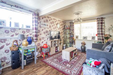 43 Exeter Close, Shoeburyness, Southend-on-sea, SS3 9YY