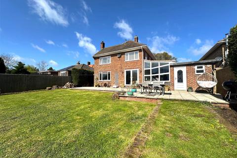 4 bedroom detached house for sale, Station Road, Scalby, Scarborough