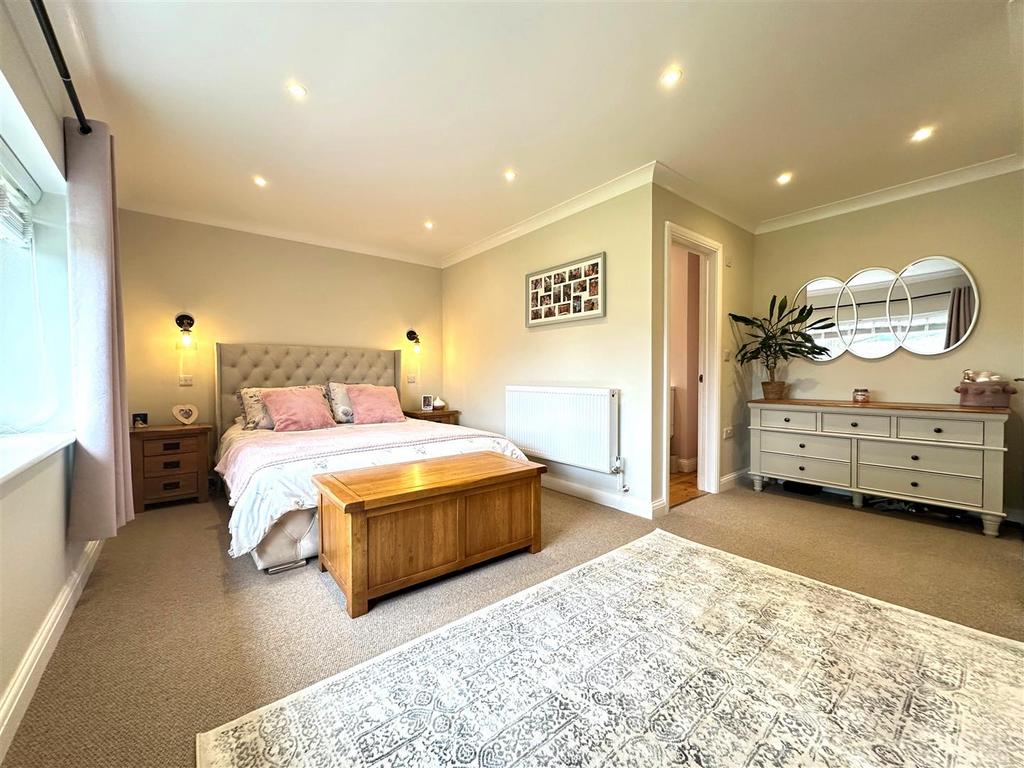 Bed 1 3.jpg