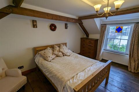 2 bedroom terraced house to rent, The Halve, Trowbridge BA14