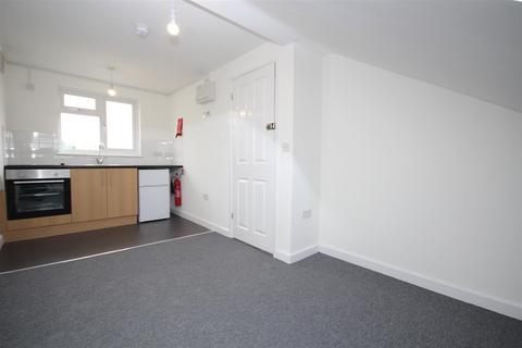 Flat to rent, Long Drive, Acton, W3 7PP
