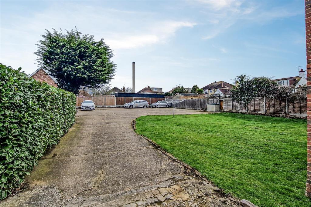 Communal Gardens And Parking