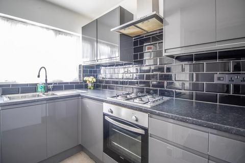 2 bedroom flat for sale, South Avenue, Southend-on-Sea SS2