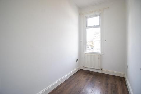 2 bedroom flat for sale, South Avenue, Southend-on-Sea SS2