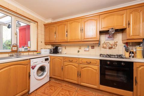 17 Byron Close, Basingstoke, RG24 9BN