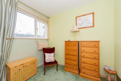 17 Byron Close, Basingstoke, RG24 9BN