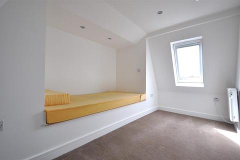 2 bedroom flat to rent, Lion Road, Bexleyheath DA6
