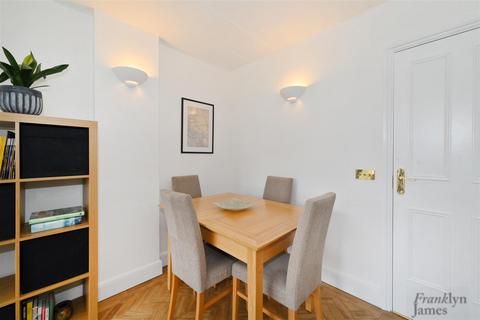 2 bedroom apartment to rent, Beacon House, Burrells Wharf Square, E14