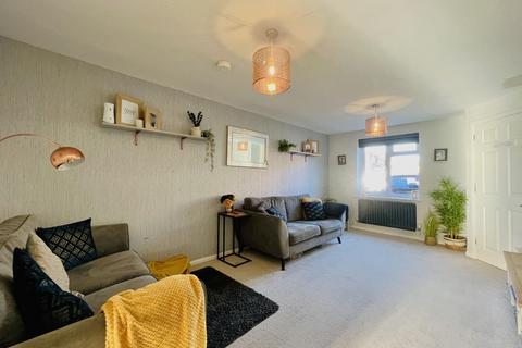 3 bedroom end of terrace house for sale, Smithy Drive, Kingsnorth, Ashford