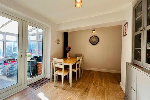 3 bedroom end of terrace house for sale, Smithy Drive, Kingsnorth, Ashford