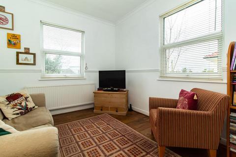 Flat 7, 1 Cossington Road, Westcliff-on-sea, SS0 7NJ