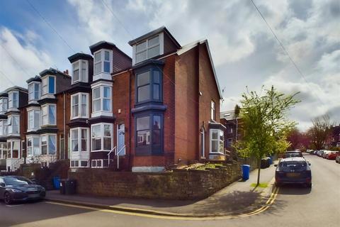 Sheffield - 4 bedroom end of terrace house to rent