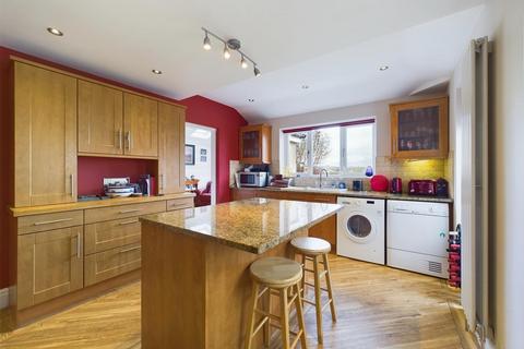 4 bedroom detached house to rent, Westwick Crescent, Sheffield