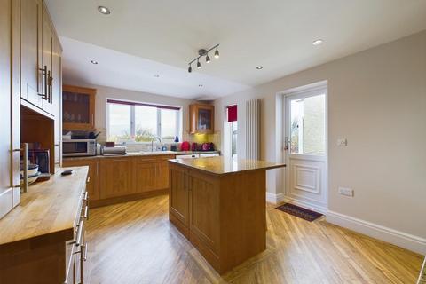 4 bedroom detached house to rent, Westwick Crescent, Sheffield