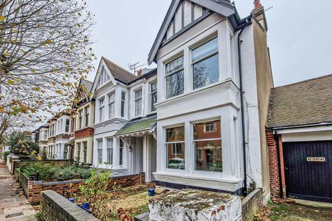 39 Avenue Terrace, Westcliff-on-sea, SS0 7PL