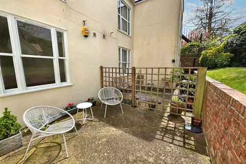 2 bedroom flat for sale, Spencer Road, Eastbourne