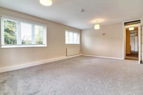 2 bedroom flat to rent, London Road, Sawbridgeworth, CM21