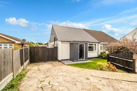 19 Alan Grove, Leigh-on-sea, SS9 5RU