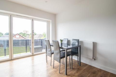 19 Alan Grove, Leigh-on-sea, SS9 5RU