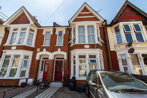5 Lancaster Gardens, Southend-on-sea, SS1 2NS