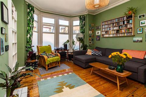 5 Lancaster Gardens, Southend-on-sea, SS1 2NS
