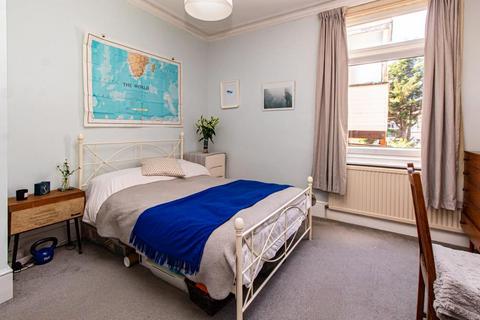 5 Lancaster Gardens, Southend-on-sea, SS1 2NS