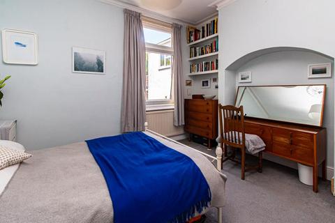 5 Lancaster Gardens, Southend-on-sea, SS1 2NS
