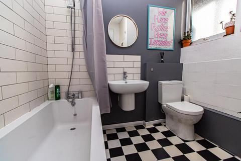 5 Lancaster Gardens, Southend-on-sea, SS1 2NS