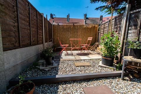 5 Lancaster Gardens, Southend-on-sea, SS1 2NS