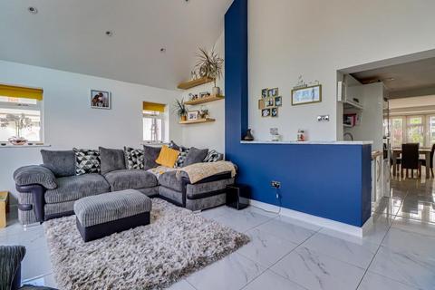 28 Boundary Road, Leigh-on-sea, SS9 5BP