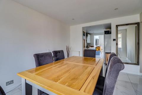 28 Boundary Road, Leigh-on-sea, SS9 5BP
