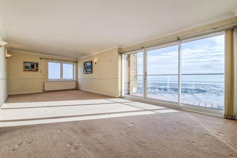 2 bedroom flat for sale, Manor Road, Westcliff-on-Sea SS0