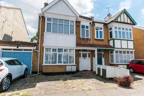 64 Bournemouth Park Road, Southend-on-sea, SS2 5LP