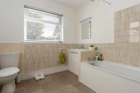 64 Bournemouth Park Road, Southend-on-sea, SS2 5LP