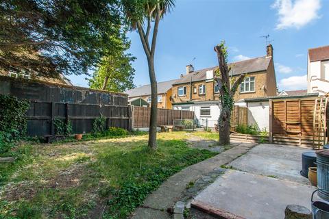 64 Bournemouth Park Road, Southend-on-sea, SS2 5LP
