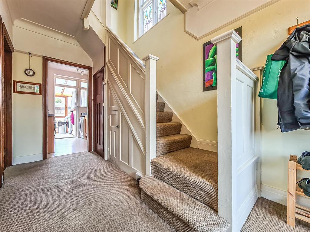 Entrance hallway .jpg