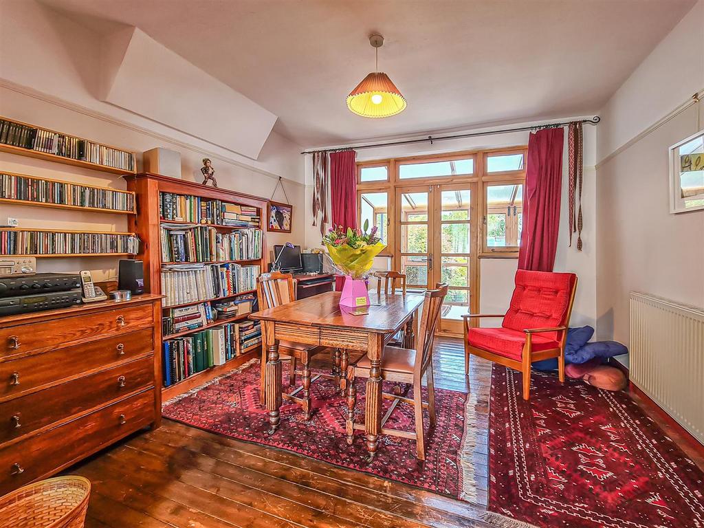 Dining room.jpg